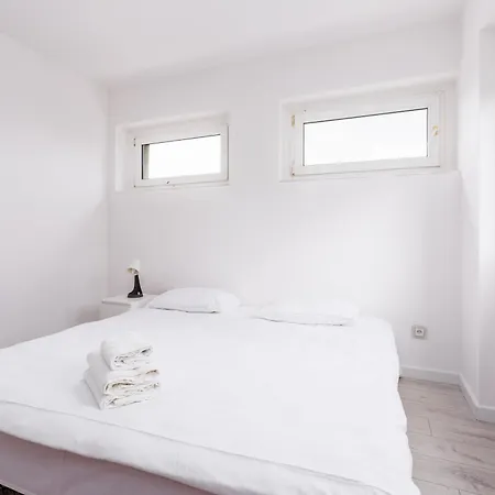 Sea View By Bookinghost Apartment